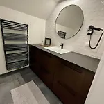 Mit Pool & Sauna